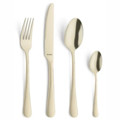 Ensemble de couverts comprenant une fourchette, un couteau, une cuillère et une petite cuillère.